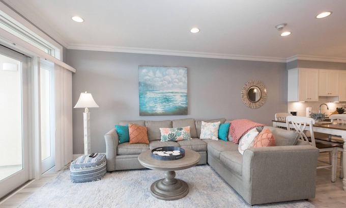 Sussex County Condo | Luxury condo centrally located and walking distance to the beach.