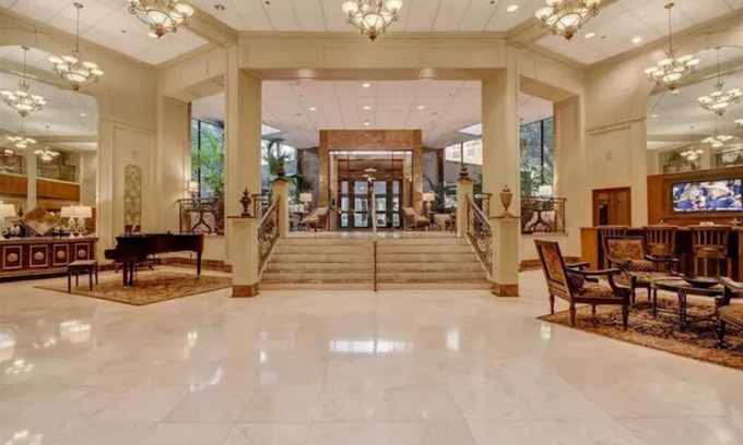 Houston Condo | "Luxury Condo in the heart of Galleria, Uptown Houston"