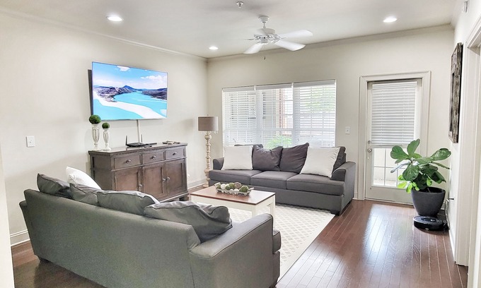 Tuscaloosa Condo | Luxury Condo, located within walking distance of Bryant-Denny Stadium