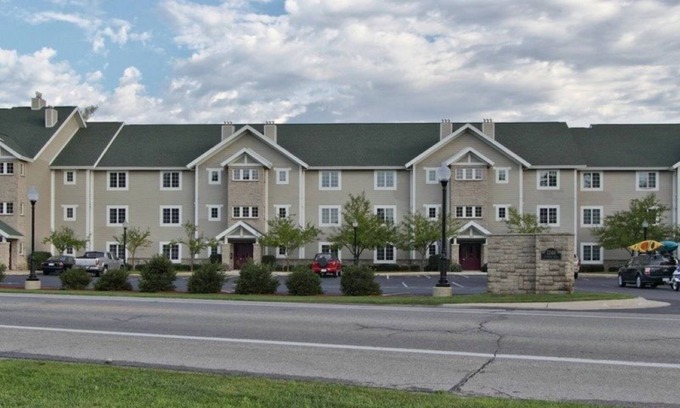 Cadillac Condo | Luxury condo on all-sports Lake Cadillac, Michigan
