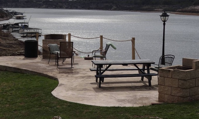 Highland Lake Estates Condo | Luxury Condo on Lake Travis with Scenic Views, 3 Pools, Hot Tub, Gym, Tennis, Sauna, Pickleball