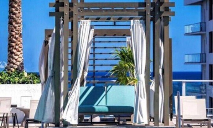 Hallandale Beach Condo | Luxury Condo, Stunning Ocean views, Free Parking!