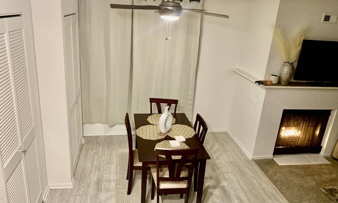 Burbank Bed & Breakfast | Luxury Condo w/Complimentary Breakfast and Free Parking! 5 mins from Universal