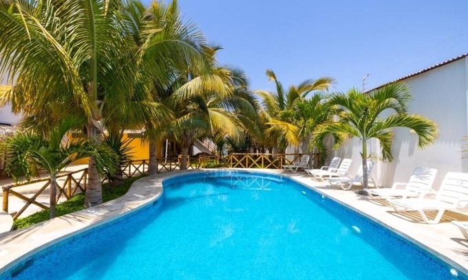 Mancora Condo | Luxury Condo w/AC & Kitchen + 2 Pools near Mancora Beach