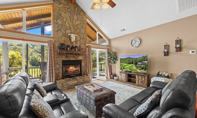 Whittier Condo | Luxury Condo w/Resort Golf Course View, Washer & Dryer, Amenities, Easy Access!