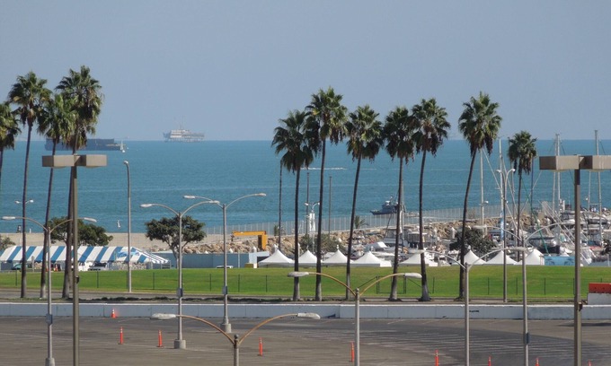 Waterfront Condo | LUXURY CONDO WITH OCEAN VIEW 2BR/2BA