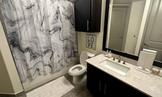 Spring Branch West Condo | Luxury condo with stunning views in prime location - perfect home away from home