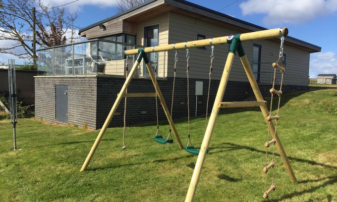 Heacham Cabin | Luxury Contemporary Beach Lodge With Sand Dunes And River Views - Sleeps 6