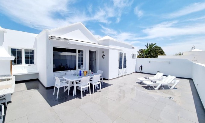 Playa Honda Apartment | Luxury Coral Beach first line of the sea