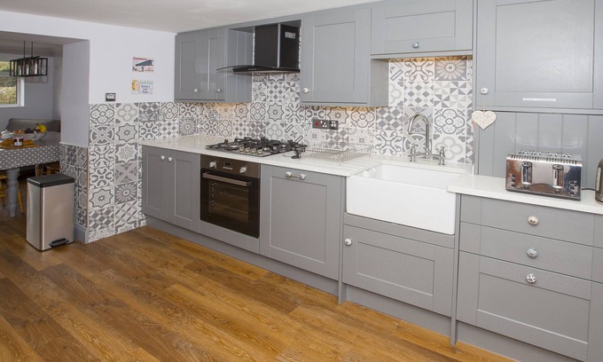 Beaminster Cottage | Luxury cottage, 15 minutes to beach, stunning garden views, two min walk to town
