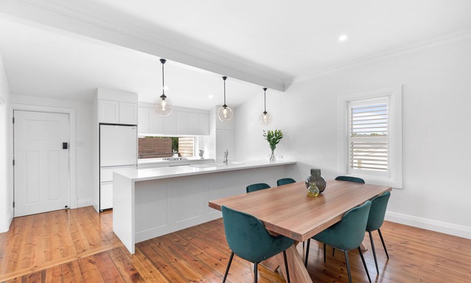 Mount Gambier Cottage | Luxury Cottage Accommodation - Restored/renovated 100 year old cottage