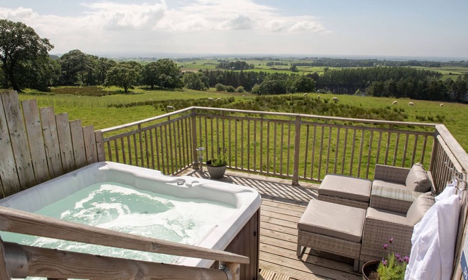 Castle Carrock Cottage | Luxury cottage with panoramic views towards the Lake District and private hot tub