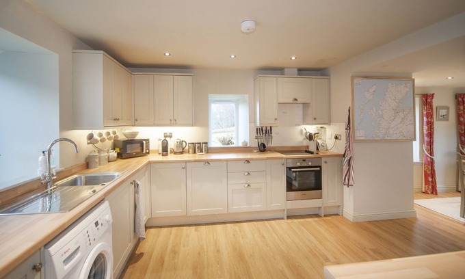 Strathcarron Cottage | LUXURY COTTAGE IN STUNNING LOCATION, HIGHLANDS OF SCOTLAND