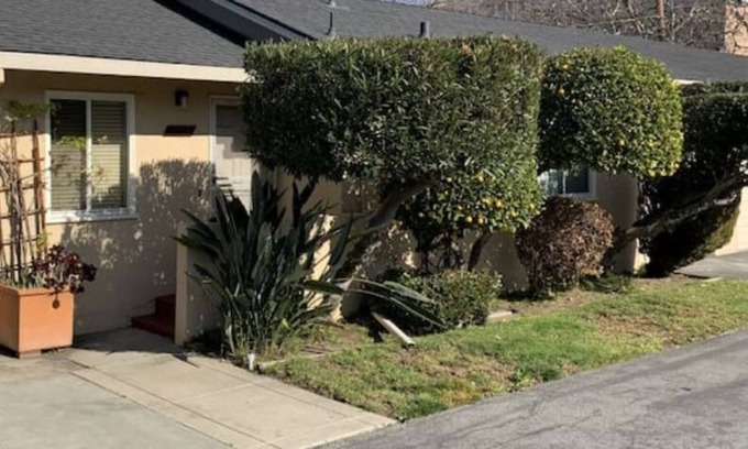 Roosevelt Cottage | Luxury Cottage with Private Garage & Fenced Patio