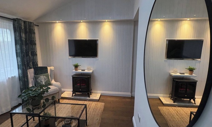 Calverleigh Apartment | Luxury Countryside Apartment with stunning views