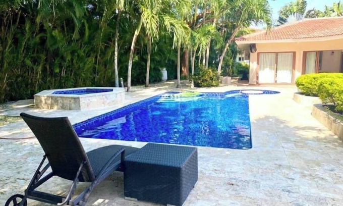 San Pedro de Macoris House | Luxury & Cozy Villa with Jacuzzi at Metro Club
