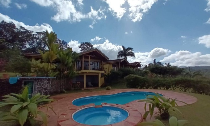 La Fortuna House | Luxury Home overlooks Arenal Volcano & Lake Arenal & Ceiba Tree