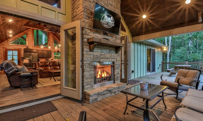 Ellijay Cabin | Luxury Creekside~New Fire Pit! Hot Tub, Game Room, near Ellijay, and Blue Ridge