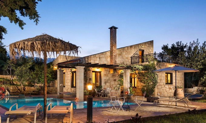 Filippos Villa | Luxury Crete Villa | Villa Petra Amanda | 4 Bedroom | Private Pool | Maza