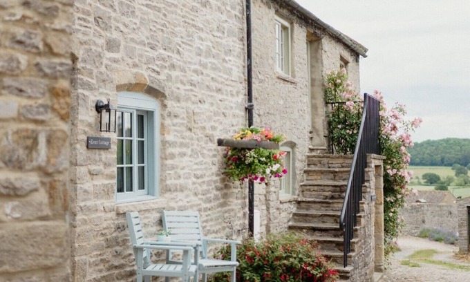 Middleham Cottage | Luxury Dales village retreat, quiet private lane.