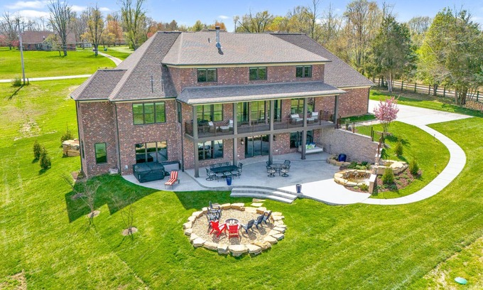 Buechel House | Luxury Derby Rental with Hot Tub! Sleeps 8