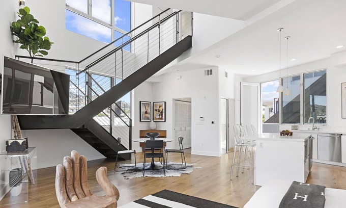 Tri-West House | Luxury Design Penthouse Loft at Melrose Place