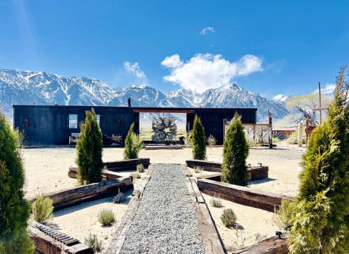 Lone Pine Apartment | Luxury Design Rental with Breathtaking Mountain Views in Lone Pine, California