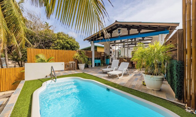 Pos Chiquito House | LUXURY DESIGNED WATERFRONT VILLA/POOL