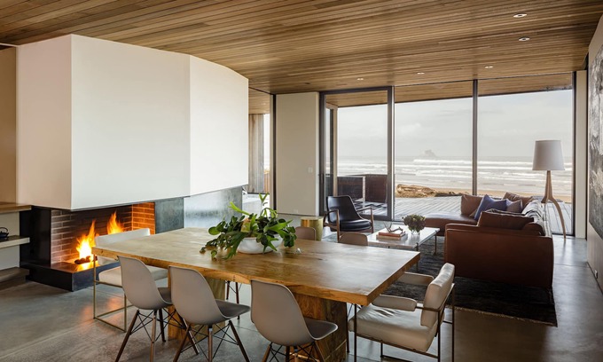 Arch Cape House | Luxury Designer Beachfront Home 3 Bed, 3.5 Bath in Arch Cape, Oregon.
