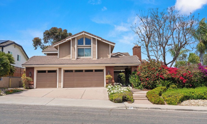 Rancho del Rey House | Luxury Designer Retreat – 5BR Oasis with Spa & Iconic Coronado Bridge Views