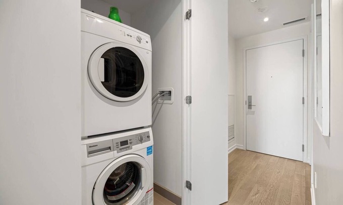 Financial District Condo | Luxury Designer Studio | Prime Location
