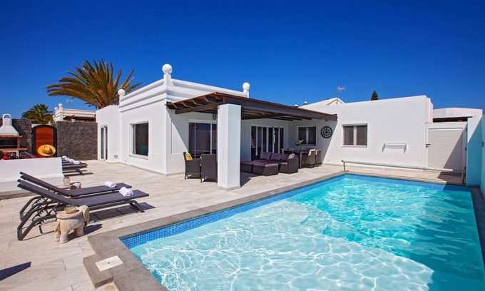 Los Mojones Villa | Luxury Detached Private Villa with Heated Private Pool