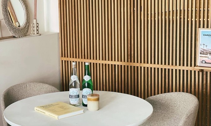 IJplein en Vogelbuurt House | Luxury Dikehouse studio with bath and double shower in Amsterdam.
