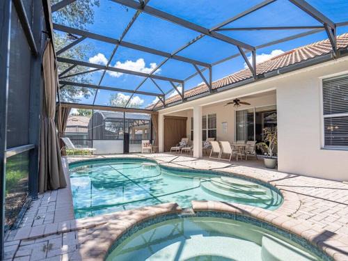 Windsor Hills Villa | Luxury Disney Villa 5BR With Private Pool and Spa (4 Miles from Disney)