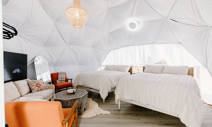 Burton House | Luxury Dome Sleeps 4 Near Round Top