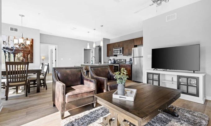 Rolling Mill Hill Condo | Luxury Downtown 2 bed 2 bath corner unit- #304