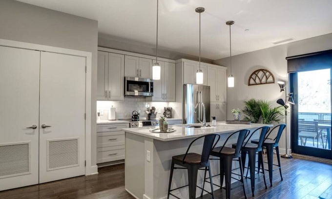 East End - Valley Street Condo | Luxury Downtown Condo City Center