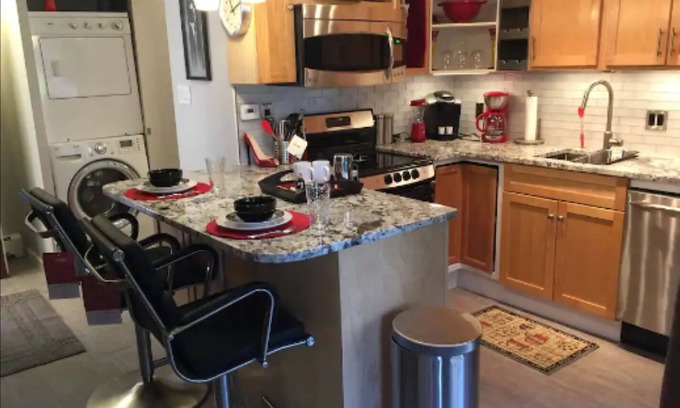 Whittier Condo | LUXURY Downtown PEARL St. Suite Retreat!