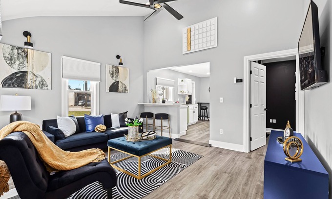 Royal Oak House | Luxury Downtown Royal Oak Home with "Patio" "Propane Fire Pit " & "Game Room"!