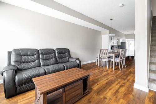 Downtown Cleveland Villa | Luxury Downtown Townhome Unit 7