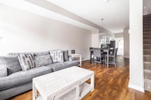 Downtown Cleveland Villa | Luxury Downtown Townhome Unit 5