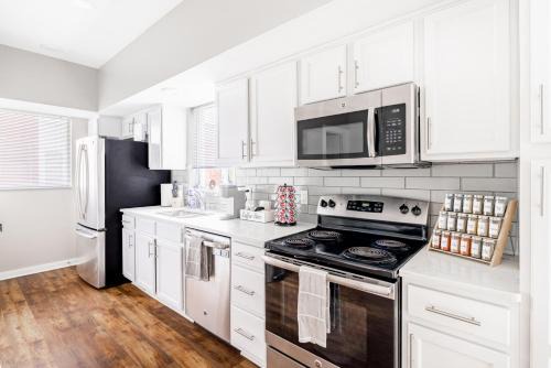 Downtown Cleveland House | Luxury Downtown Townhome Private Garage Unit 11