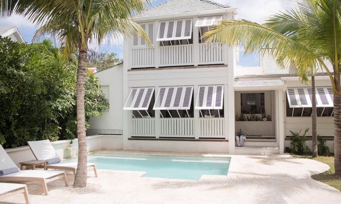 Dunmore Town House | Luxury Dunmore Town Home w/Heated Pool