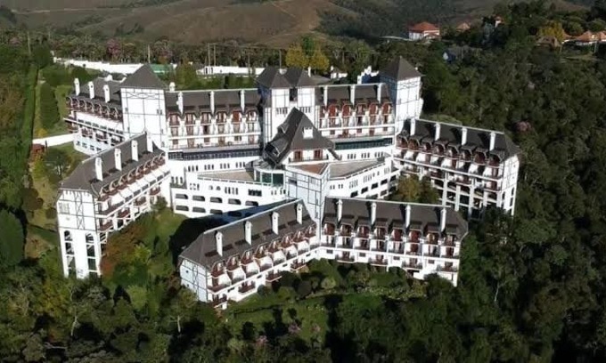 Alto do Capivari Hotel | Luxury Duplex Flat in Campos do Jordão