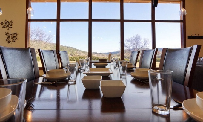 Hot Springs House | Luxury Earth Home w/Chef's Kitchen