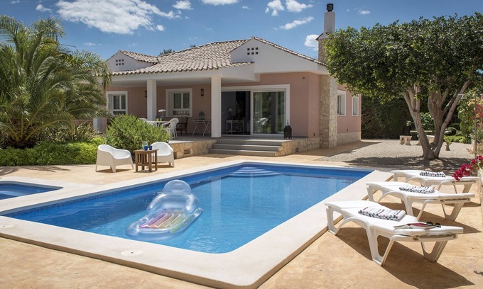 San Vicente del Raspeig Villa | Luxury villa with pool & whirlpool