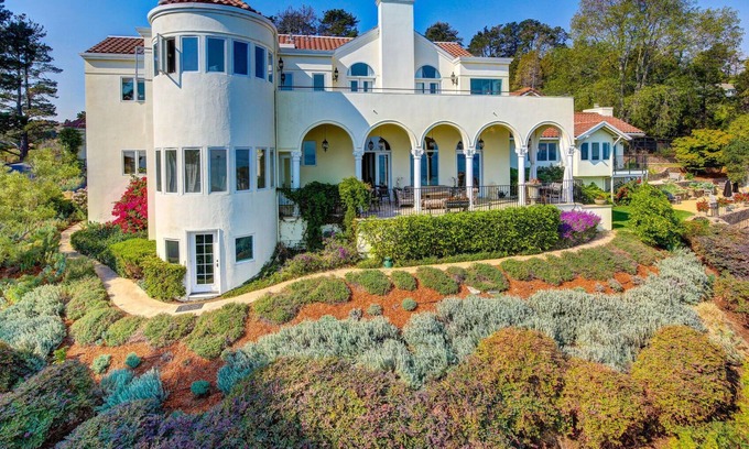 Tiburon House | Luxury Estate + Corporate Retreat - Does not host weddings