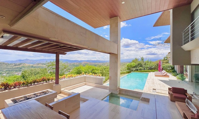 Guacima Villa | Luxury Estate - Hacienda Vista a la Montaña