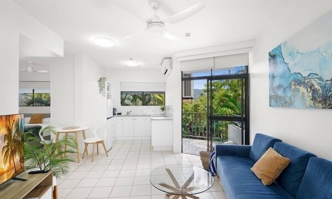Trinity Beach Apartment | Luxury Family Apartment with Ocean Views