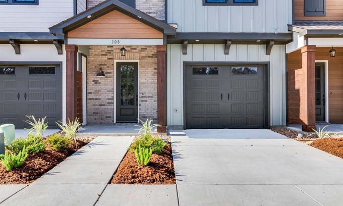 Youngsville House | Luxury, family friendly, backyard, private parking, Youngsville!
